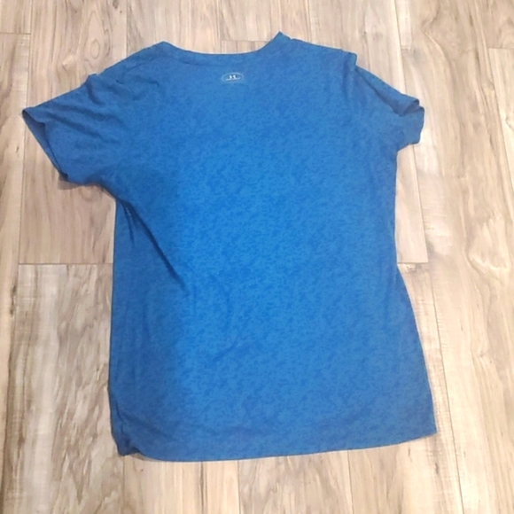 Under Armour Shirt - Picture 4 of 5
